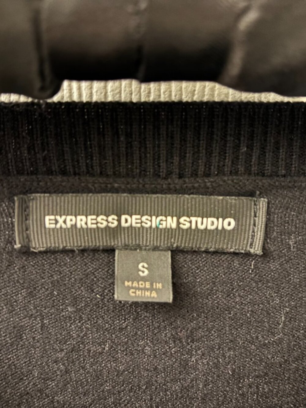 Express Cardigan - Picture 2 of 5